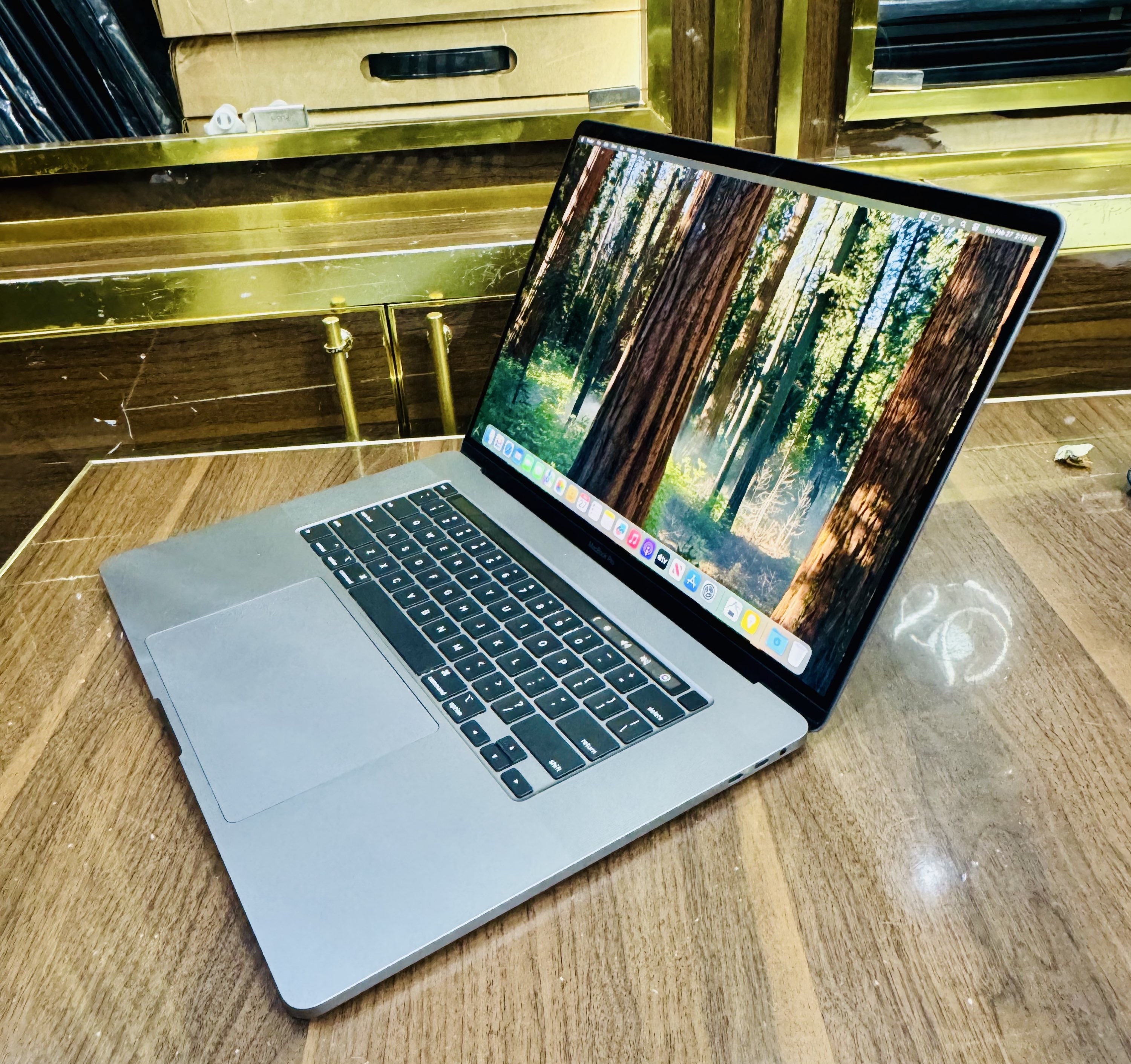 MacBook Pro 2019 i7 | 16 Pouces